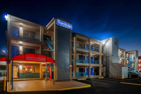  Travelodge by Wyndham Houston Hobby Airport  Хьюстон